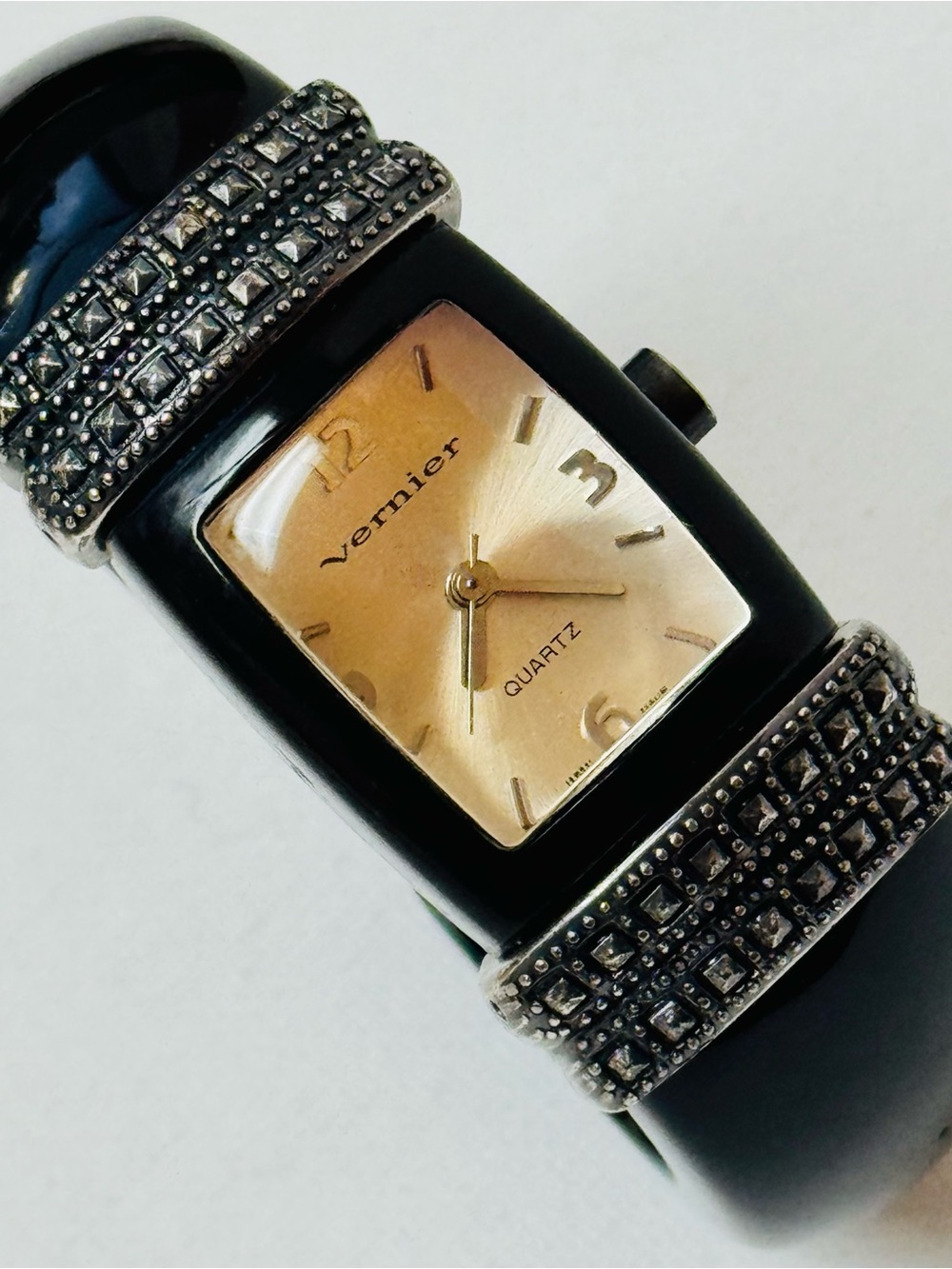 Vintage Vernier Chunky Black Acrylic Women's 6.25" MAX Silver Cuff Watch